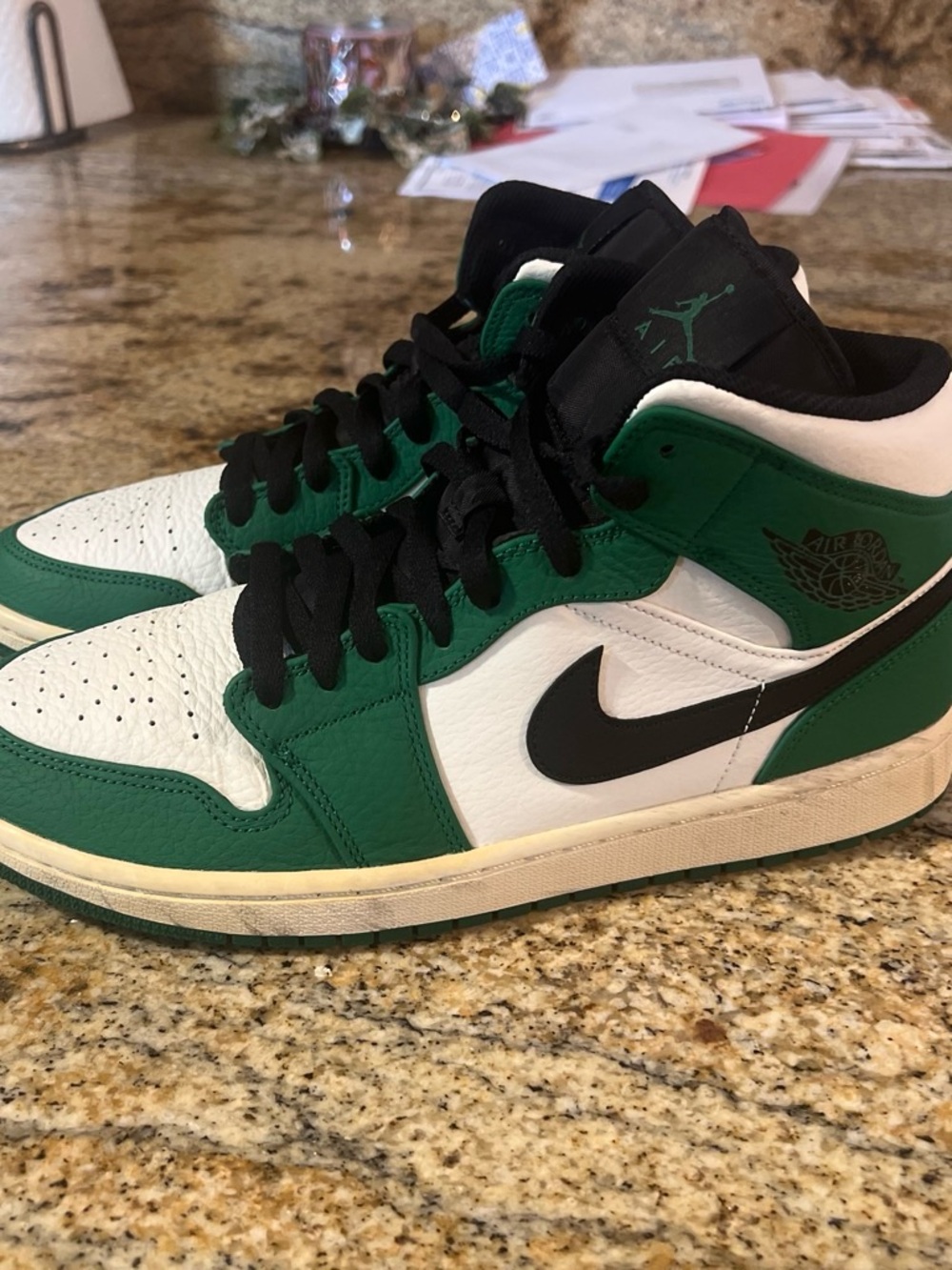 Jordan Air Jordan 1 Mid — Green/White/Black